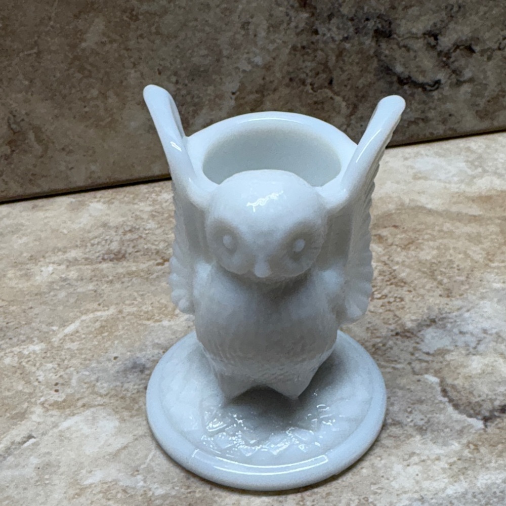 vintage Westmoreland milk glass owl toothpick holder / candle holder - Picture 6 of 8